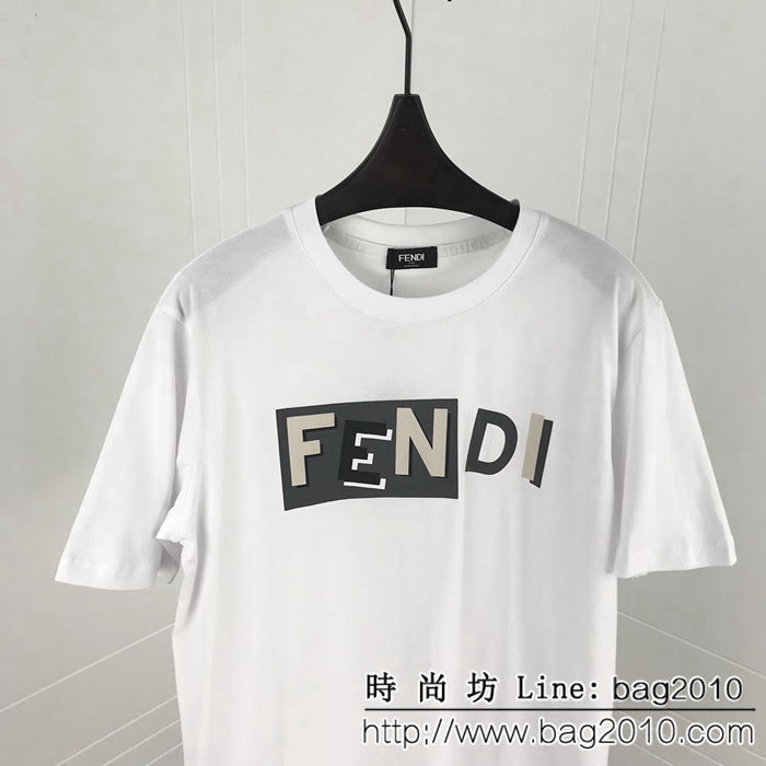 Fend芬迪 19ss早春新款 官網同步發售 錯亂字母印花 白色男款短袖 ydi2374